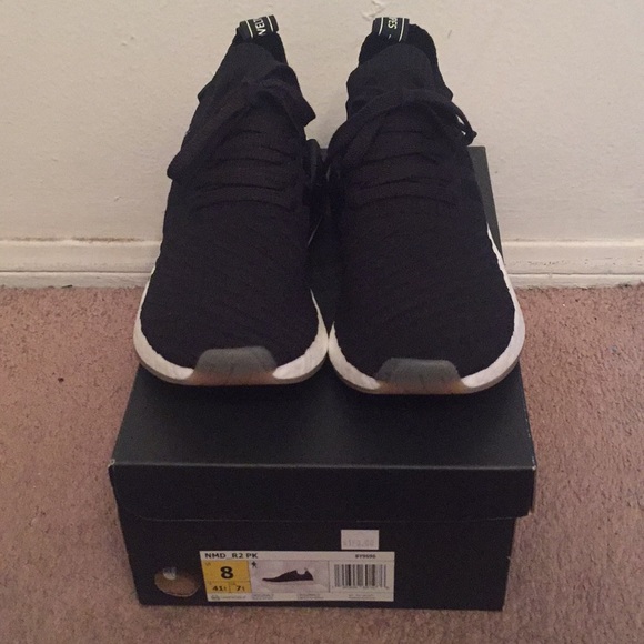 le adidas nmd r2 primeknit giappone chewingum nero poshmark le adidas nmd r2 primeknit giappone chewingum nero poshmark